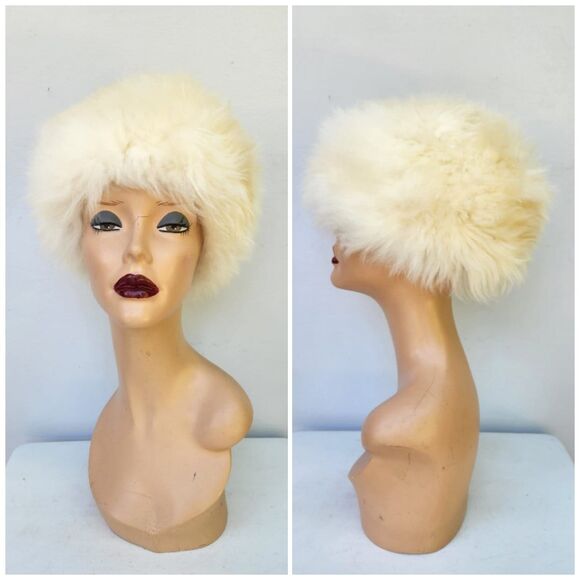 Vintage Ivory FUR Hat - Soft Fur Russian Hat - 60s 70s Fur Hat - Chunky Fluffy